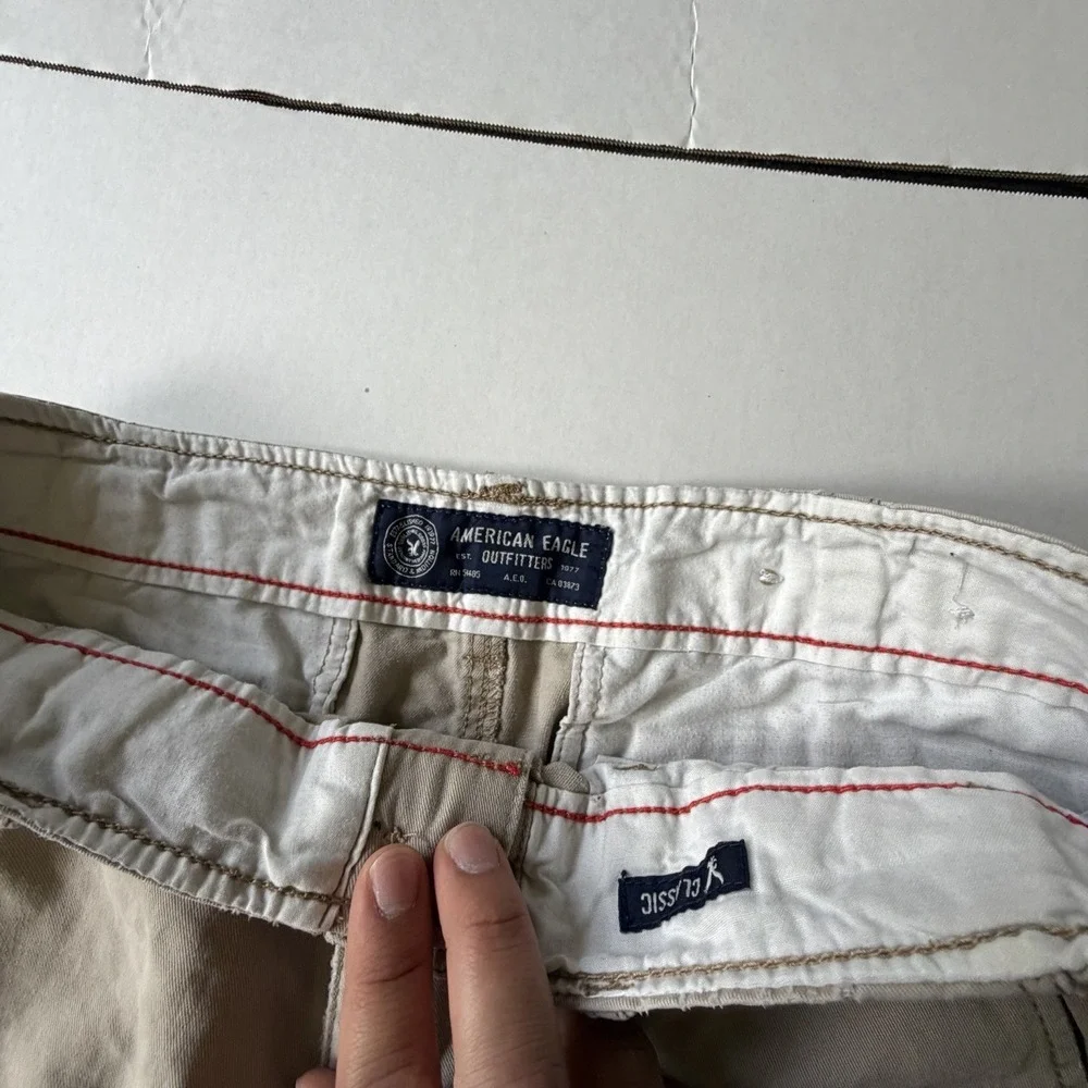 American Eagle Outfitters Men's Classic Beige Cotton Cargo Shorts Button Pockets